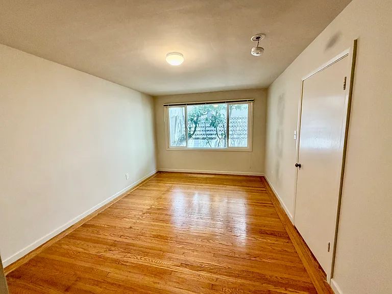 50 Lupine Ave #4 — Photo 5