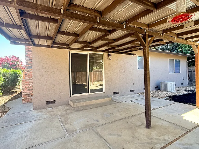1608 Delta Dr — Photo 14