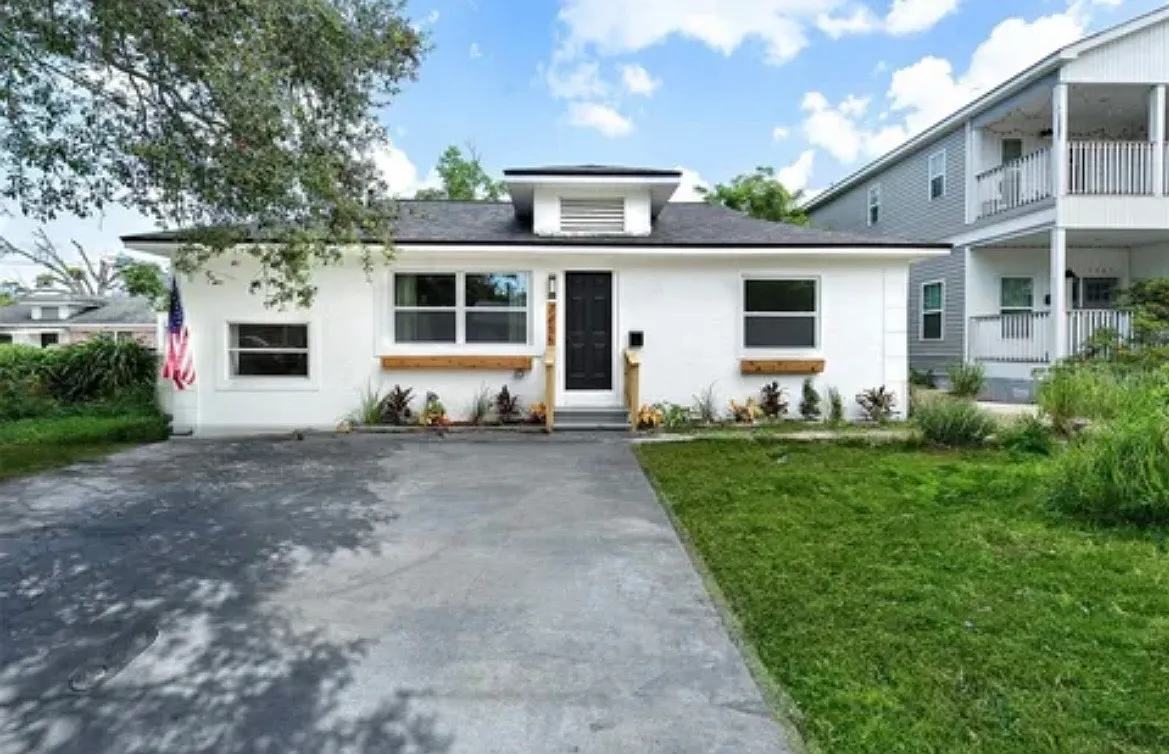 4 bed, 1098 sqft, $2,600 — Photo 1