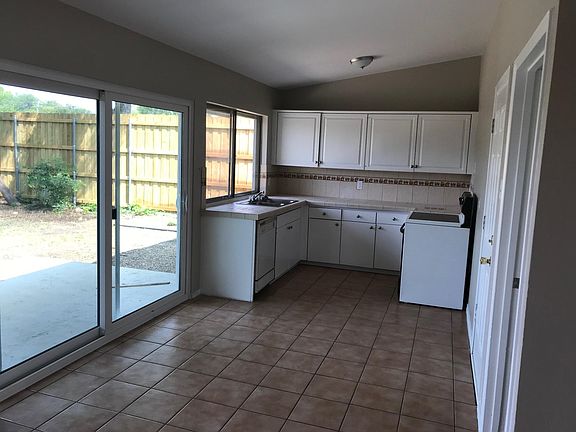 2nd image of 1134 Shadyglen Cir