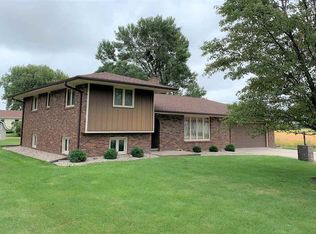 207 Locust St, Bellwood, NE 68624