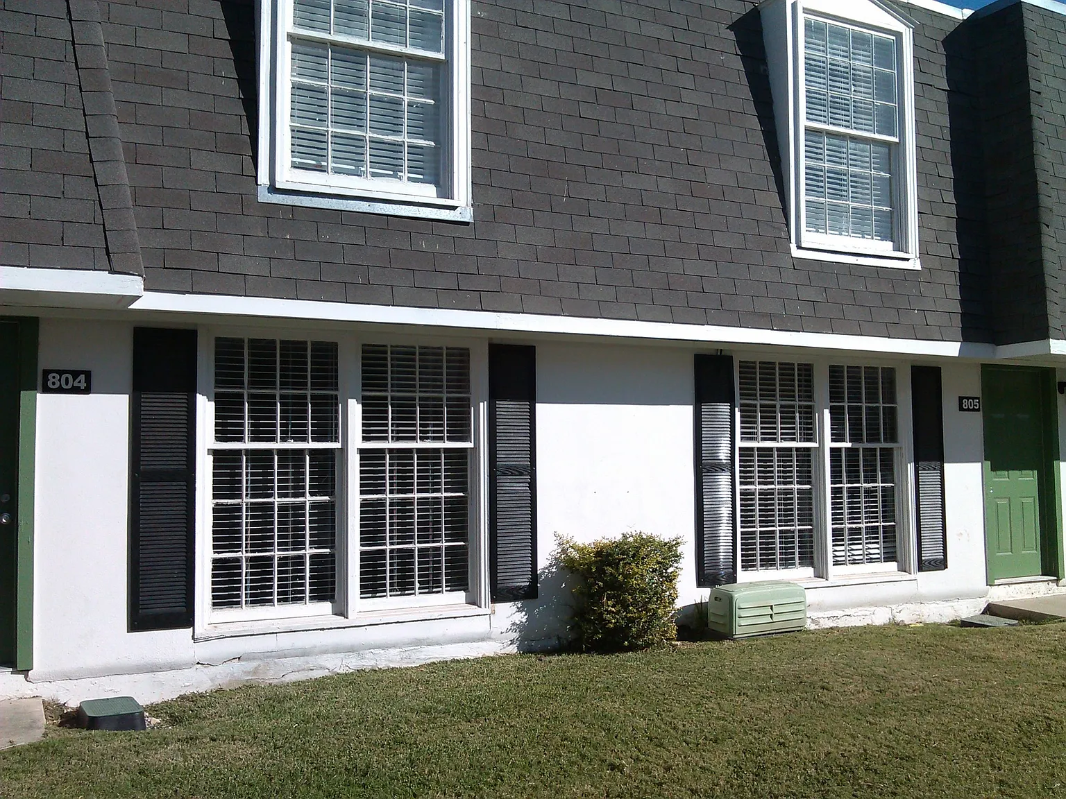 Marbach Manor Apartments — Photo 2