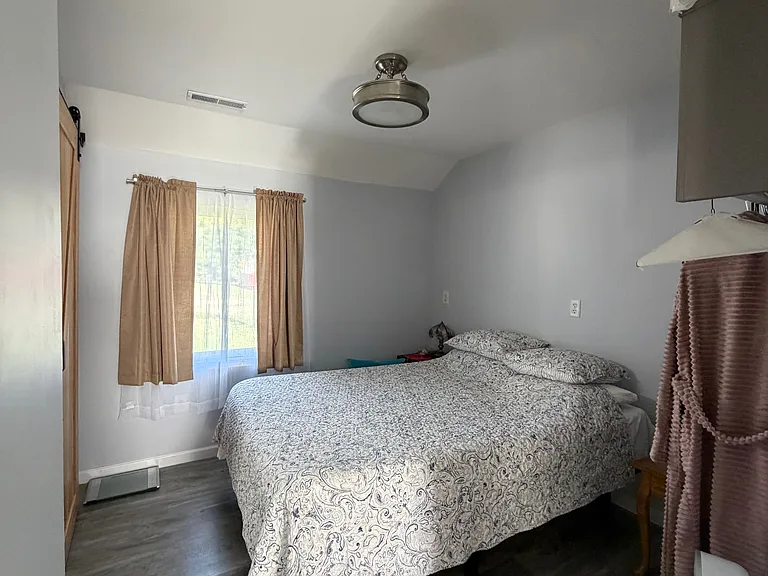 949 Range Rd — Photo 8
