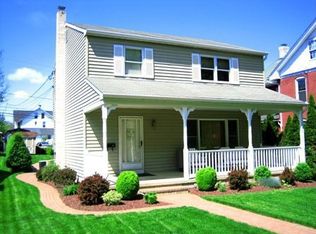 513 W 3rd Ave, Parkesburg, PA 19365