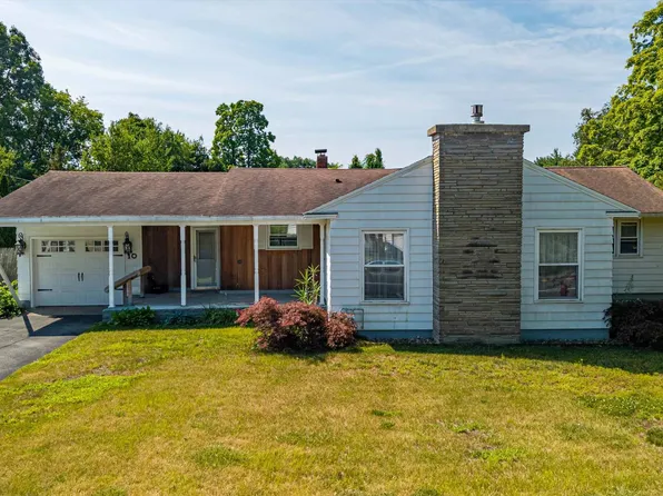 10 Bluebird Rd, South Glens Falls, NY 12803