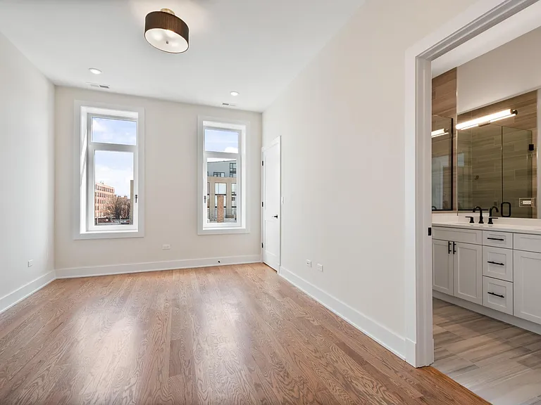 1839 W Irving Park Rd #3F — Photo 8