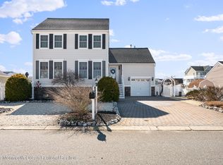152 Evelyn Dr, Manahawkin, NJ 08050