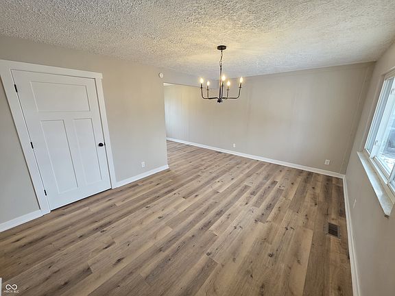 3rd image of 48 Eastridge Dr