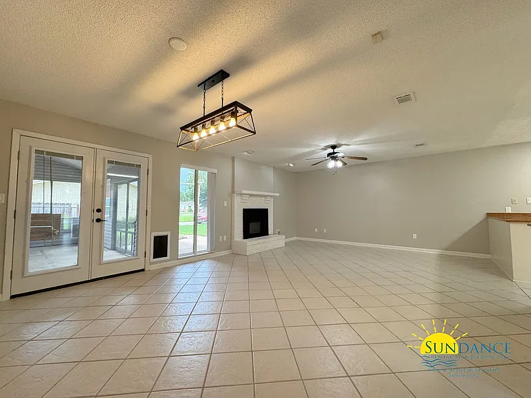 1501 Royal Palm Dr — Photo 3