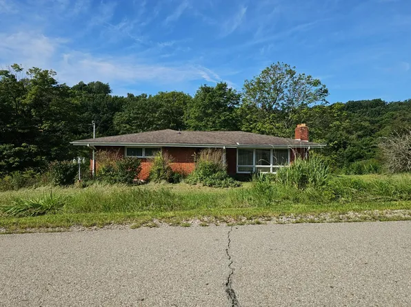 121 Deems Park Rd, Daisytown, PA 15427