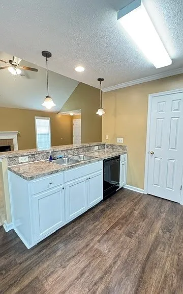 1333 Centerfield Ct — Photo 7
