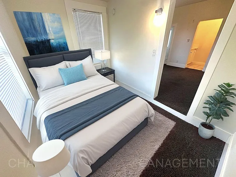 322 E 15th St #3 — Photo 15