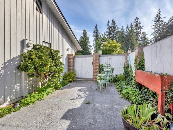 134 Hilltop Dr UNIT B, Sequim, WA 98382