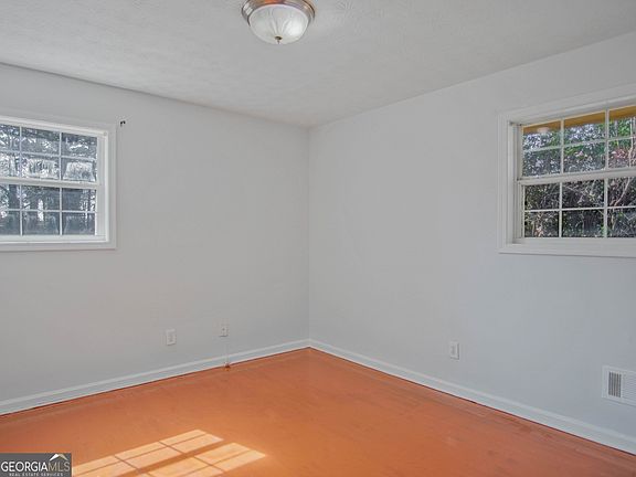 4th image of 1623 Mallard Cir