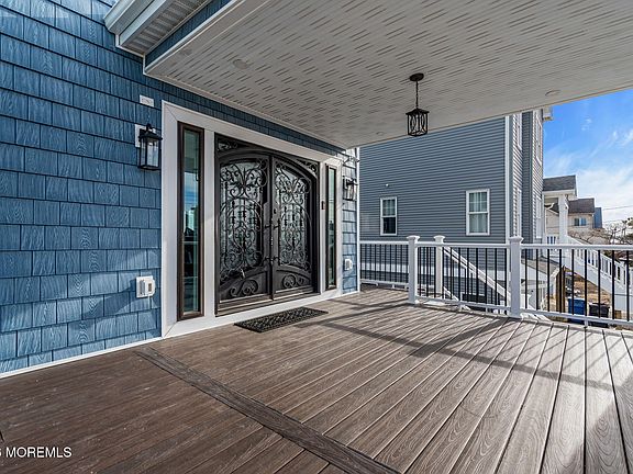 5th image of 107 Bay Shore Drive