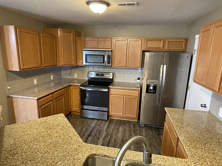 1001 Kadence Ln — Photo 35