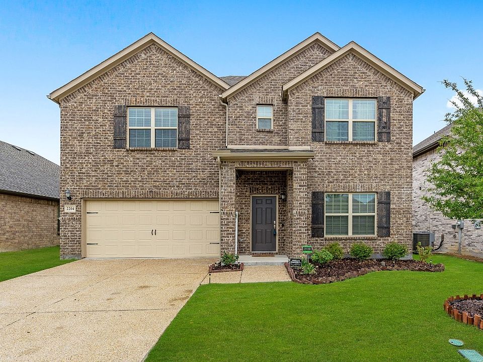 1st image of 2204 Maplewood Dr