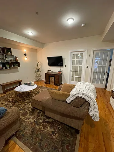 306 3rd St #2 Photo 1