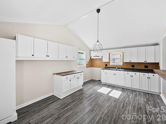 5th image of 709 A St