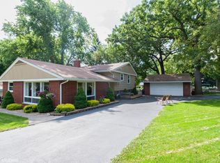 101 Racine Pl, Mundelein, IL 60060