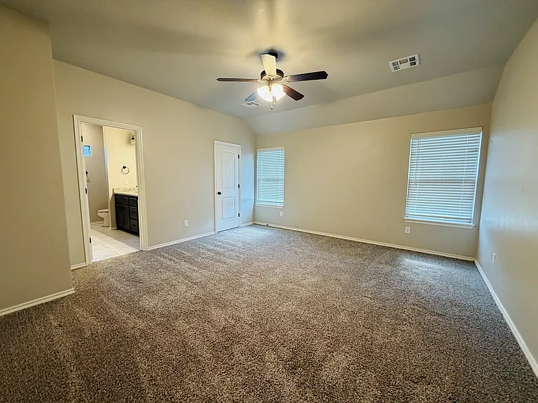 465 Maple Dr — Photo 8