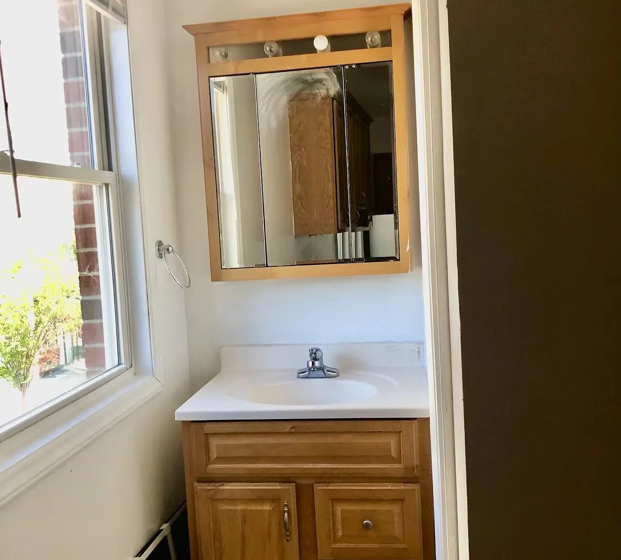 Studio, $930 — Photo 4