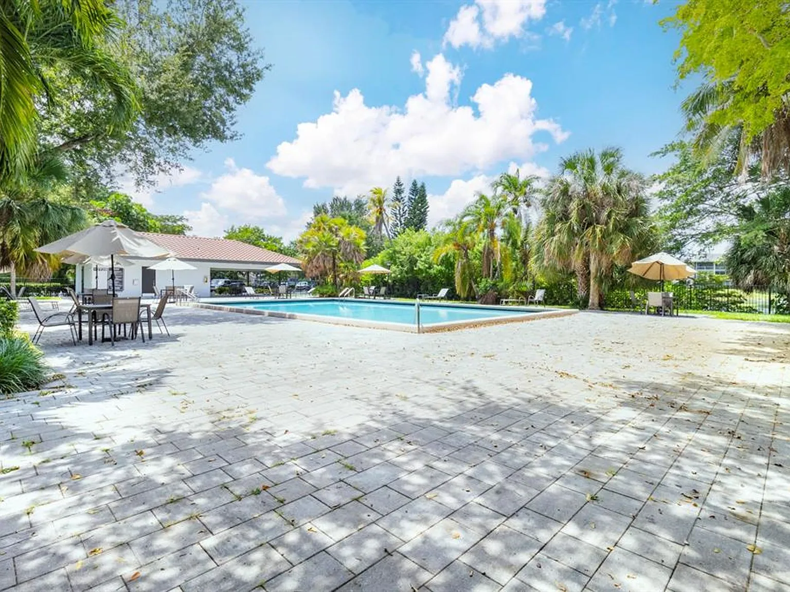 2930 Forest Hills Blvd — Photo 4