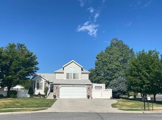 7982 S Lusterpointe Ln, West Jordan, UT 84088