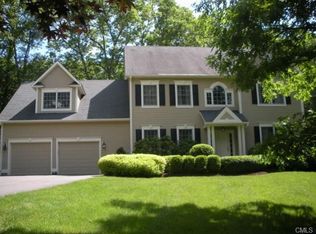 4 Valley Ct, Bethel, CT 06801