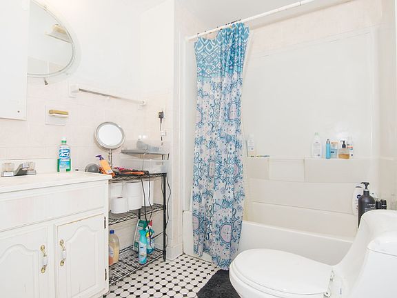 3rd image of 66A Egmont St #1