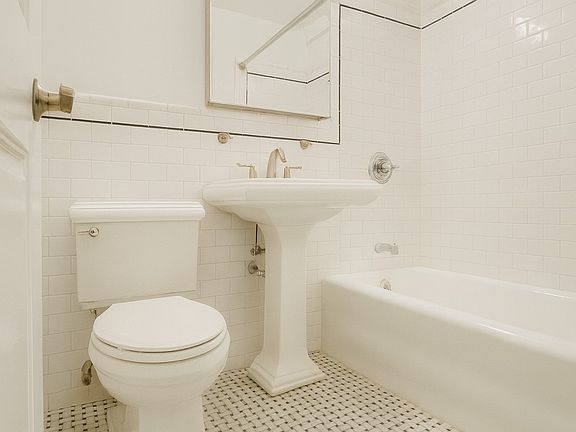 5th image of 95 Christopher St APT 11E