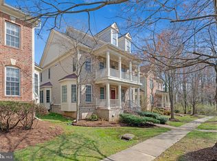 9183 Topaz St, Fairfax, VA 22031
