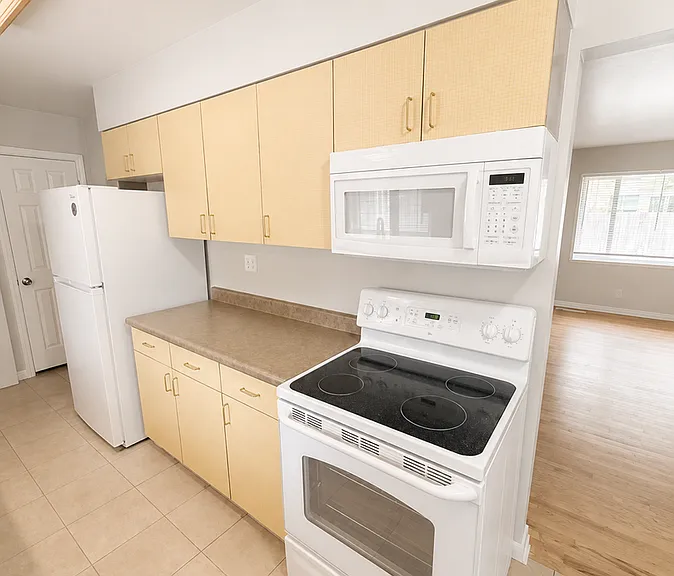 124 W Cheyenne Rd — Photo 4