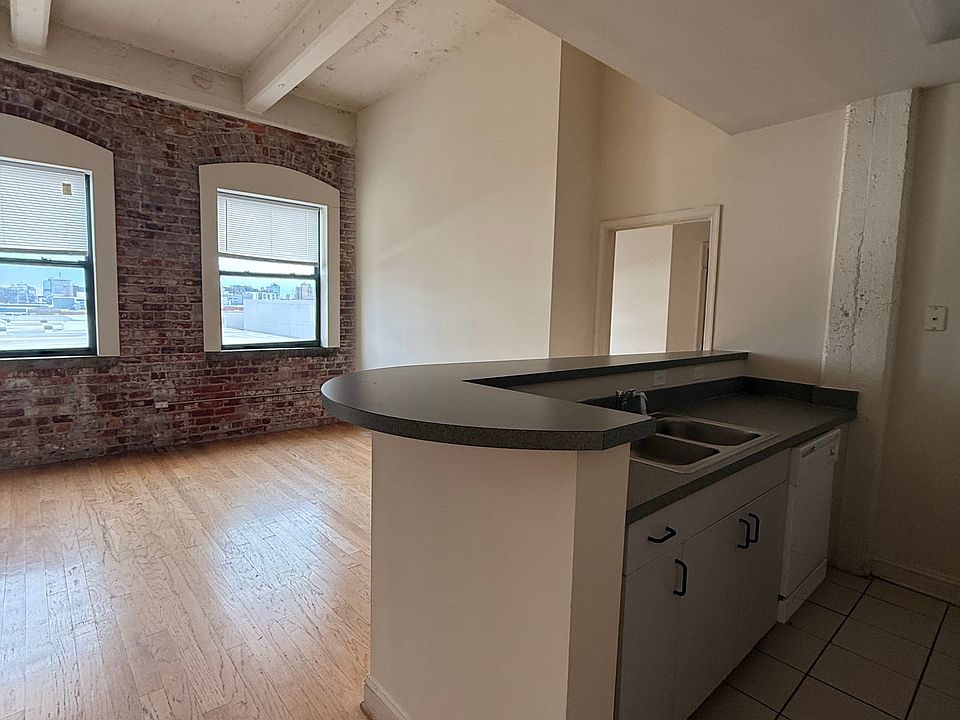 1st image of 1414 W Marshall St Unit 46