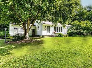 102 1st St, Fayetteville, NY