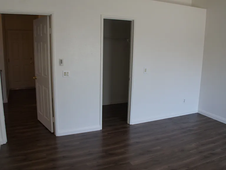10235 Corkwood Ct — Photo 16