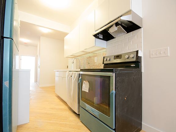 4th image of 310 Jefferson St APT 1L