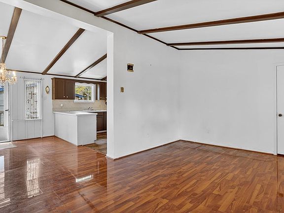 4th image of 4 Boxwood Rd