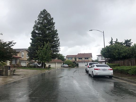 5th image of 1905 Baker Pl