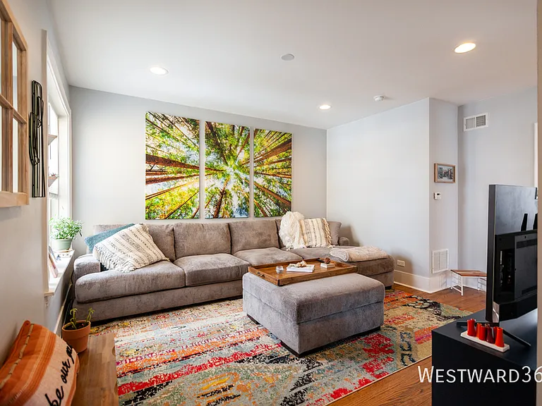 4110 N Richmond St #2R — Photo 2