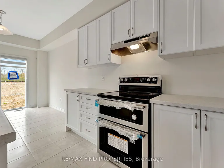 21 Dennis Ave — Photo 15