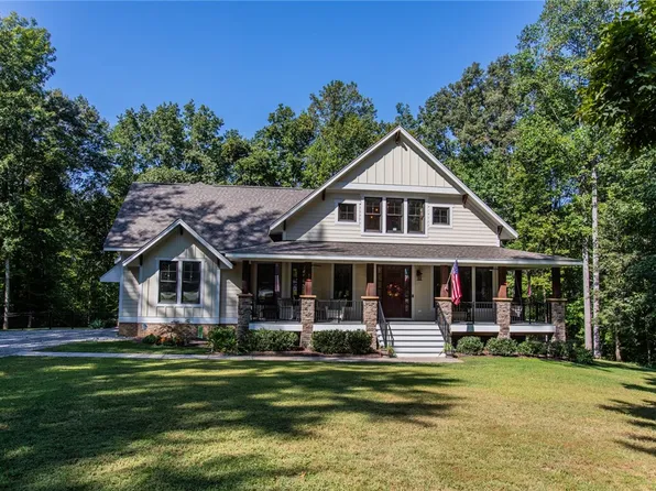 8301 Drakes Landing Ct, Mechanicsville, VA 23111