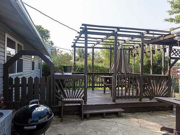 5th image of 3066 Wakefield Dr