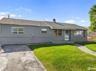 129 G St SE, Ephrata, WA 98823