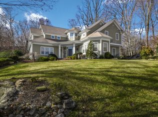 80 Tall Oaks Ct, Stamford, CT 06903