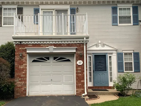 165 Sapphire Ln #527, Franklin Park, NJ 08823