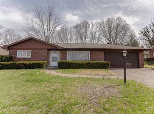 18 Willowbrook Dr, Swansea, IL 62226