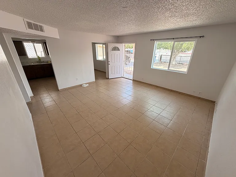 Living room/ front entrance