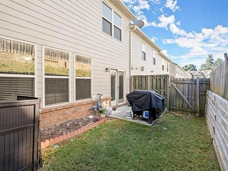 2304 Oakton Pl SE — Photo 25