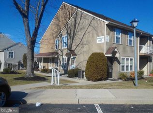 442 Thornwood Dr, Mount Laurel, NJ 08054